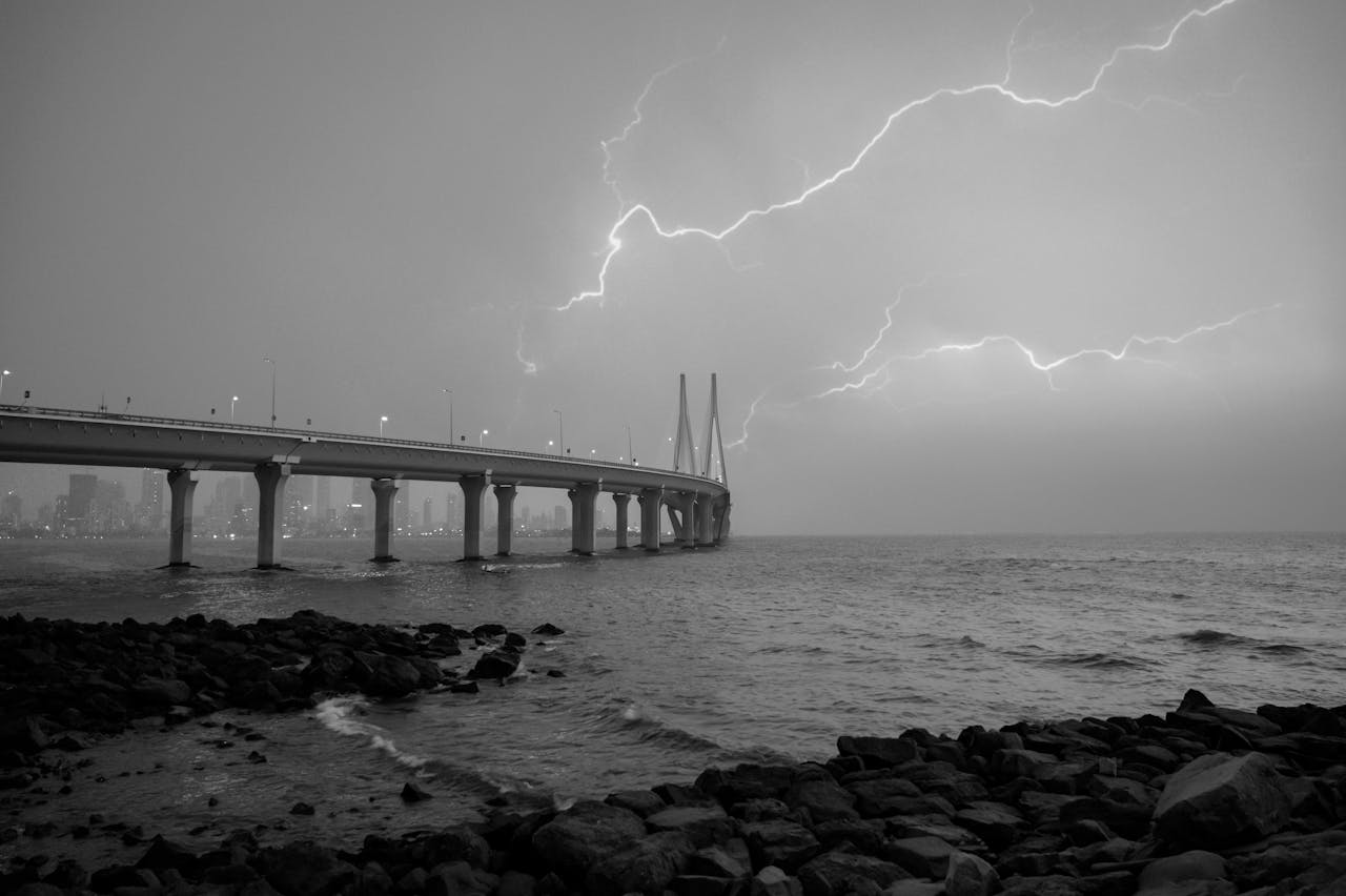 Mumbai Experiences Heavy Rains as Monsoon Peaks